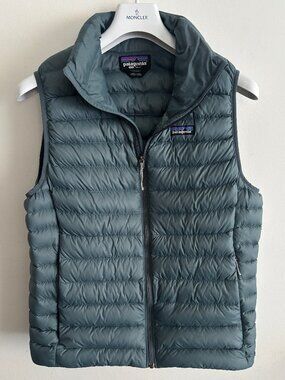 $285 Patagonia Down Sweater Insulated Puffer Vest - Medium